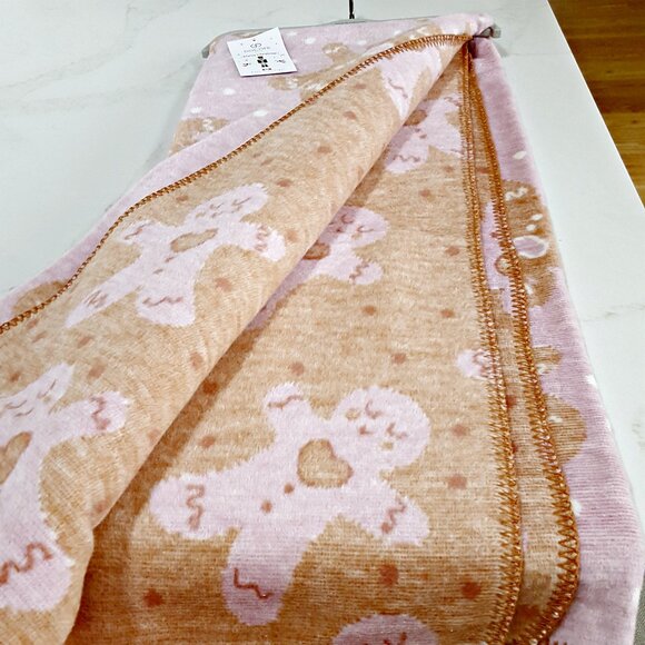 NEW! EXQUISITE Gingerbread HEARTS REVERSIBLE THROW BLANKET - Picture 5 of 6